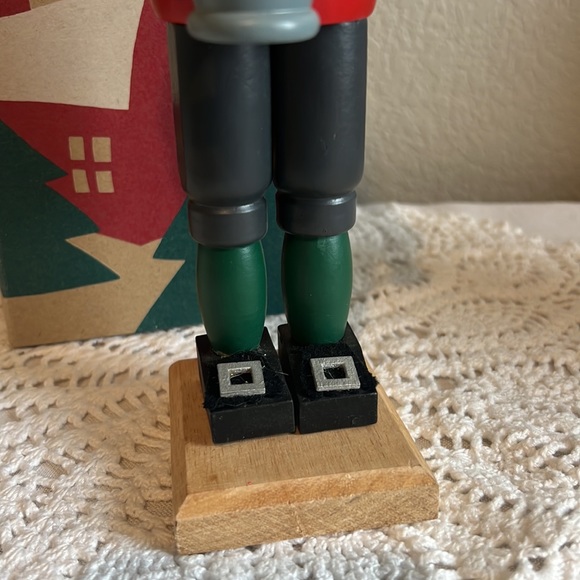 Nutcracker Village Vintage Bavarian Handcrafted Wooden Nutcracker With Box - Picture 7 of 16